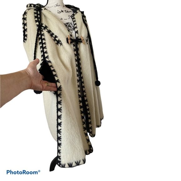 Vintage Boho Cape | White Black Embroidered Trim Warm Nordic Wool Hooded Poncho - Picture 4 of 9